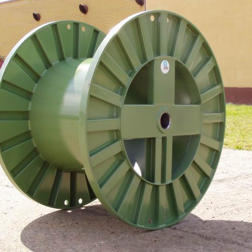 Large metal cable green reel