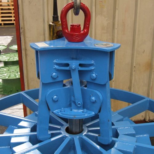 Lifter for tubolar reel