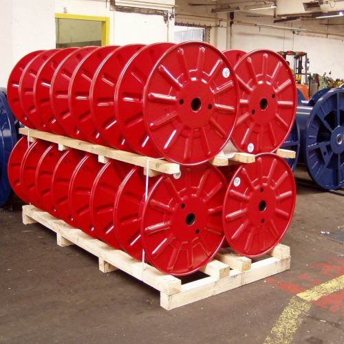 Packing of single wall steel reels, red colors