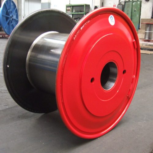 Steel reel with external plate machined